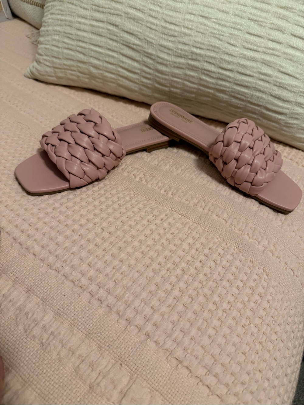 CUSHIONAIRE Aramis Woven Slide Sandal Size 8.5 GUC
